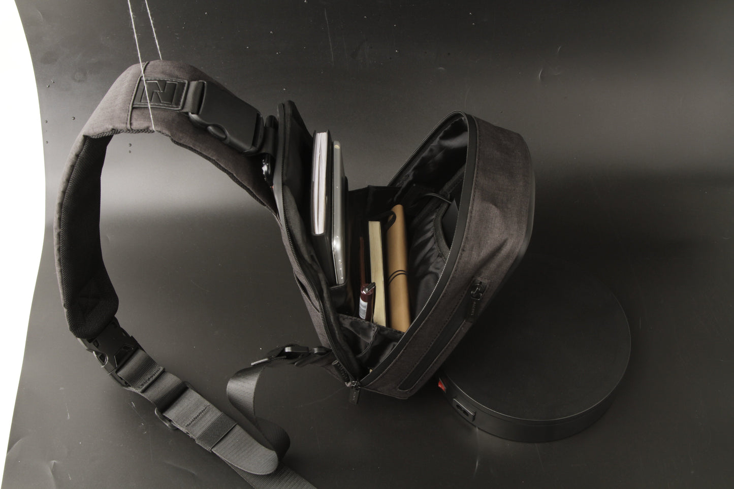 Tajezzo Scutum P8 Schultertasche